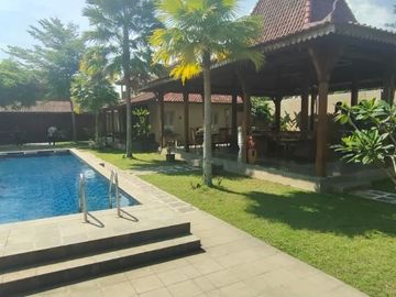 Joglo Mewah dan luas + kolam renang dekat Kampus UII