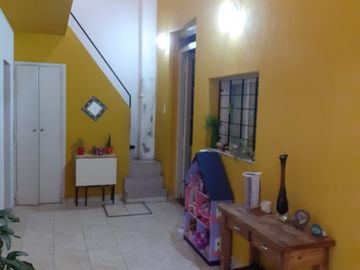 Casa PH en venta en Avellaneda Oeste