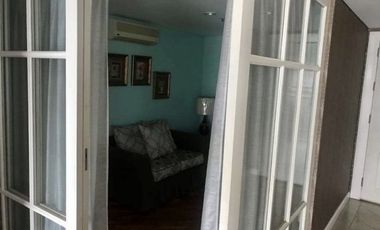 Condominium 2 Bedrooms: 1BR plus Den Condo For Sale in Manansala Tower Rockwell Makati City