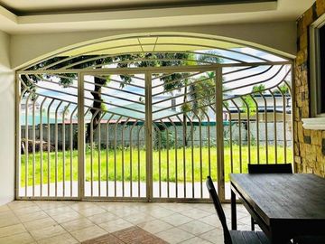 Elegant House with 5 Bedrooms for SALE or RENT in Angeles City