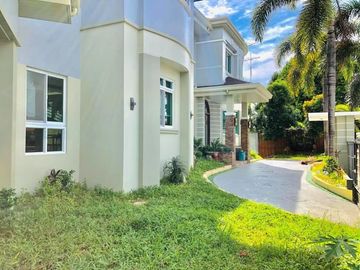 Elegant House with 5 Bedrooms for SALE or RENT in Angeles City