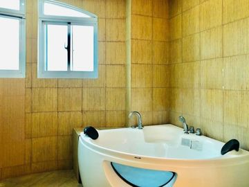 Elegant House with 5 Bedrooms for SALE or RENT in Angeles City