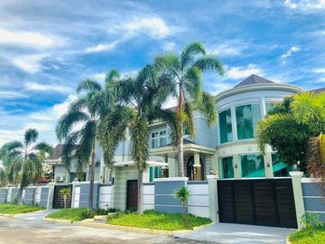 Elegant House with 5 Bedrooms for SALE or RENT in Angeles City