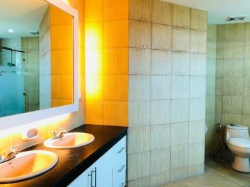 Elegant House with 5 Bedrooms for SALE or RENT in Angeles City