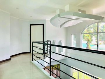 Elegant House with 5 Bedrooms for SALE or RENT in Angeles City