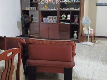 Rumah Dijual, Asri 2 Lantai - Kelapa Gading