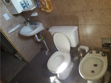 VENDO CASA GRANDE EN PERDRIEL BARRIO URVISER LUJAN DE CUYO