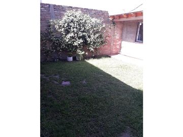 VENDO CASA GRANDE EN PERDRIEL BARRIO URVISER LUJAN DE CUYO