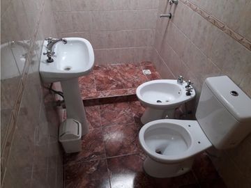 VENDO CASA GRANDE EN PERDRIEL BARRIO URVISER LUJAN DE CUYO