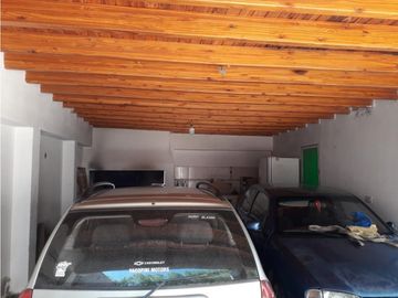VENDO CASA GRANDE EN PERDRIEL BARRIO URVISER LUJAN DE CUYO