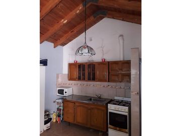 VENDO CASA GRANDE EN PERDRIEL BARRIO URVISER LUJAN DE CUYO