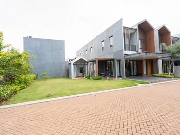 Disewakan Rumah Langka di Hook 300m2 Bergaya Modern Scandinavia Dengan Private Garden di The Sanctuary Collection Sentul
