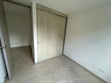 apartamento en arriendo en la cuenca. Cod A9434085