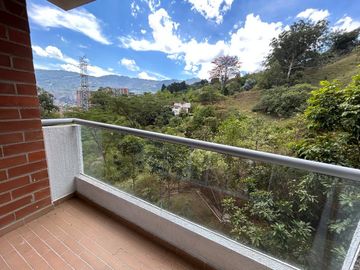 apartamento en arriendo en la cuenca. Cod A9434085