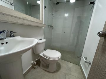 apartamento en arriendo en la cuenca. Cod A9434085