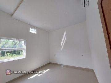 Rumah Mewah Modern Siap Huni dekat UII Jalan Kaliurang