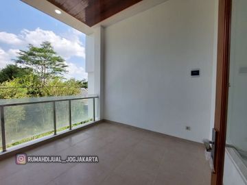 Rumah Mewah Modern Siap Huni dekat UII Jalan Kaliurang