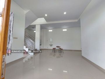 Rumah Mewah Modern Siap Huni dekat UII Jalan Kaliurang