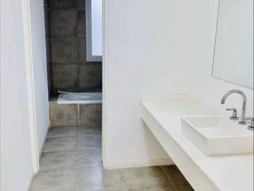 Casa en venta al lago en Cabos del Lago