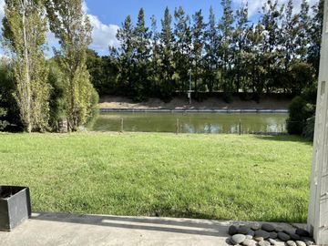 Casa en venta al lago en Cabos del Lago