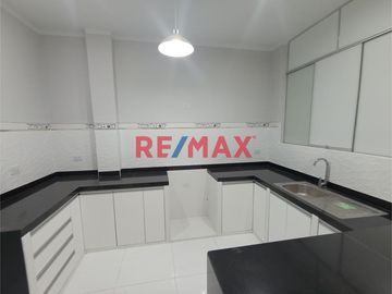 Departamento en Venta - Los Sauces, Chiclayo
 
Se vende amplio y moderno departamento en la exclusiva urbanización Los Sauces. Ubicado en el 3er pis