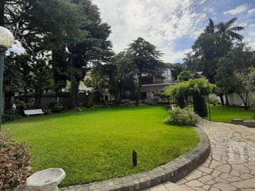 Venta - Casa - Olivos - 6 Dormitorios