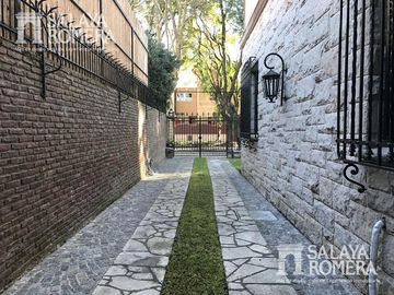 Venta - Casa - Olivos - 6 Dormitorios