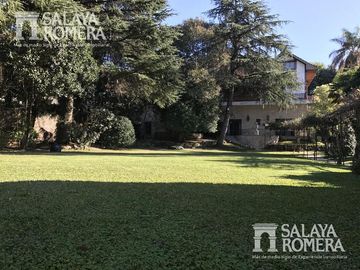 Venta - Casa - Olivos - 6 Dormitorios
