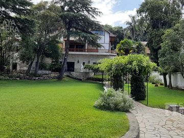 Venta - Casa - Olivos - 6 Dormitorios
