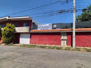 CASA EN VENTA ZONA BUGAMBILIAS, MUY CERCA DE LA BUAP, EXCELENTE UBICACION!