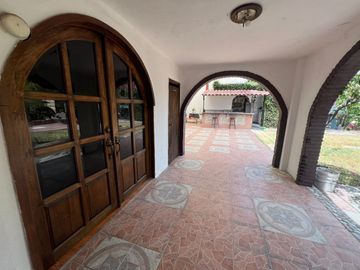 CASA EN VENTA ZONA BUGAMBILIAS, MUY CERCA DE LA BUAP, EXCELENTE UBICACION!