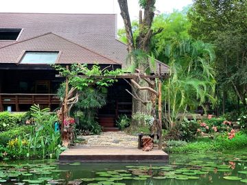 EXQUISITE LUXURY HOME/RESORT WITH FURTHER DEVELOPMENT OPPORTUNITY!!!