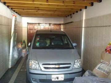 Excelente chalet sobre lote 12x37, 340m2 cubiertos