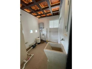 VENDO CASA DE DOS PISOS MODERNA EN DAVID