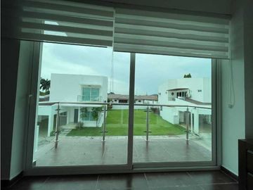 VENDO CASA DE DOS PISOS MODERNA EN DAVID