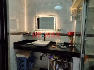 🏡 ¡Vive el confort y la exclusividad en Urb. El Ingeniero I - Chiclayo!
Descubre esta espectacular casa de 348 m² construidos sobre un terreno de 185