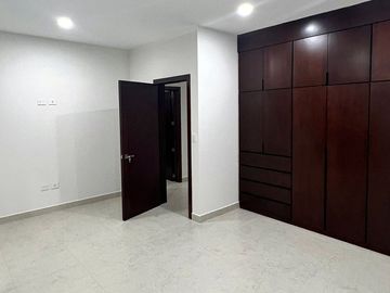 Se vende casa nueva en priv. Bugambilias, Hacienda de Agua Caliente Tijuana