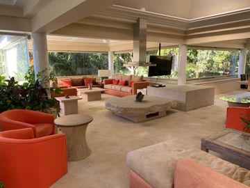 Casa en Fraccionamiento en Rancho Cortes Cuernavaca - ARI-785-Fr*