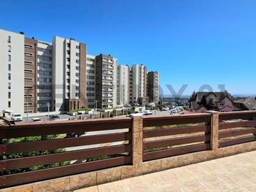 En venta Amplia Casa uso Mixto, 4 niveles, Andalué