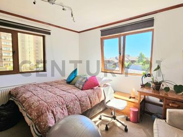 En venta Amplia Casa uso Mixto, 4 niveles, Andalué