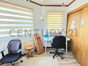 En venta Amplia Casa uso Mixto, 4 niveles, Andalué