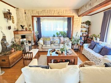 En venta Amplia Casa uso Mixto, 4 niveles, Andalué