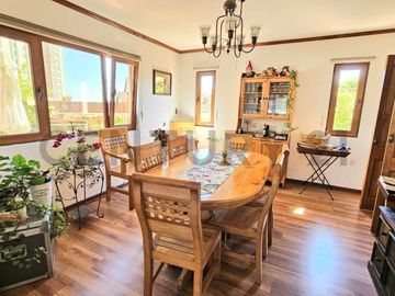 En venta Amplia Casa uso Mixto, 4 niveles, Andalué