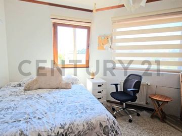 En venta Amplia Casa uso Mixto, 4 niveles, Andalué