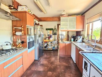 En venta Amplia Casa uso Mixto, 4 niveles, Andalué