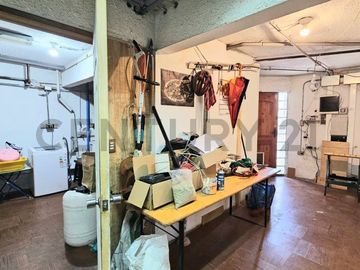 En venta Amplia Casa uso Mixto, 4 niveles, Andalué