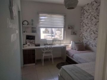 Casa en venta al Poniente de Saltillo Fracc. Triana modelo provenza
