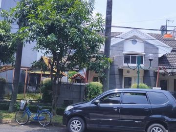 Jual Rumah Bonus Tanah Luas di Komplek strategis mainroad Soeta | LINDAY