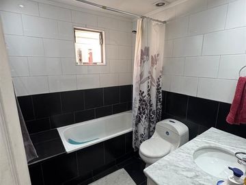 HERMOSA, LUMINOSA Y AMPLIA PROPIEDAD EN VILLA LOS AROMOS