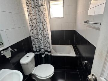 HERMOSA, LUMINOSA Y AMPLIA PROPIEDAD EN VILLA LOS AROMOS